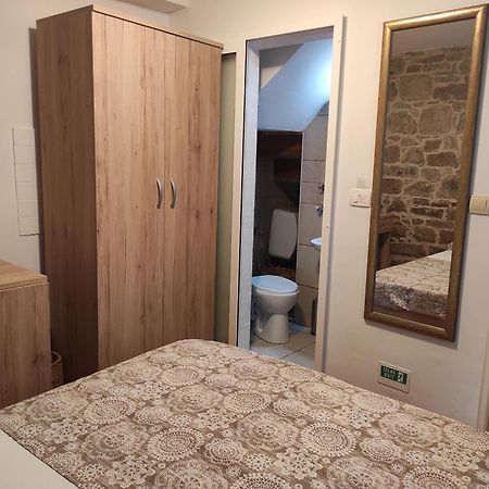 Guesthouse Mirula Сплит Экстерьер фото