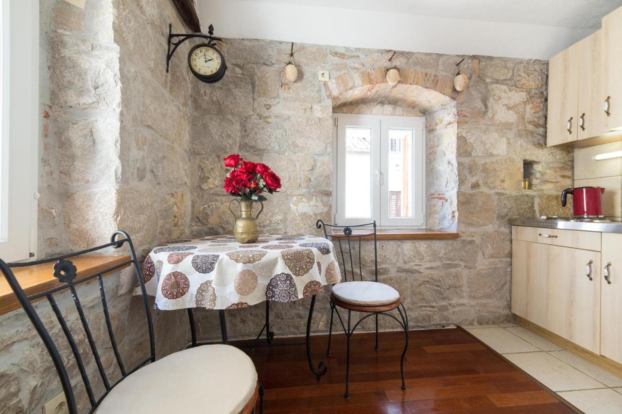 Guesthouse Mirula Сплит Экстерьер фото