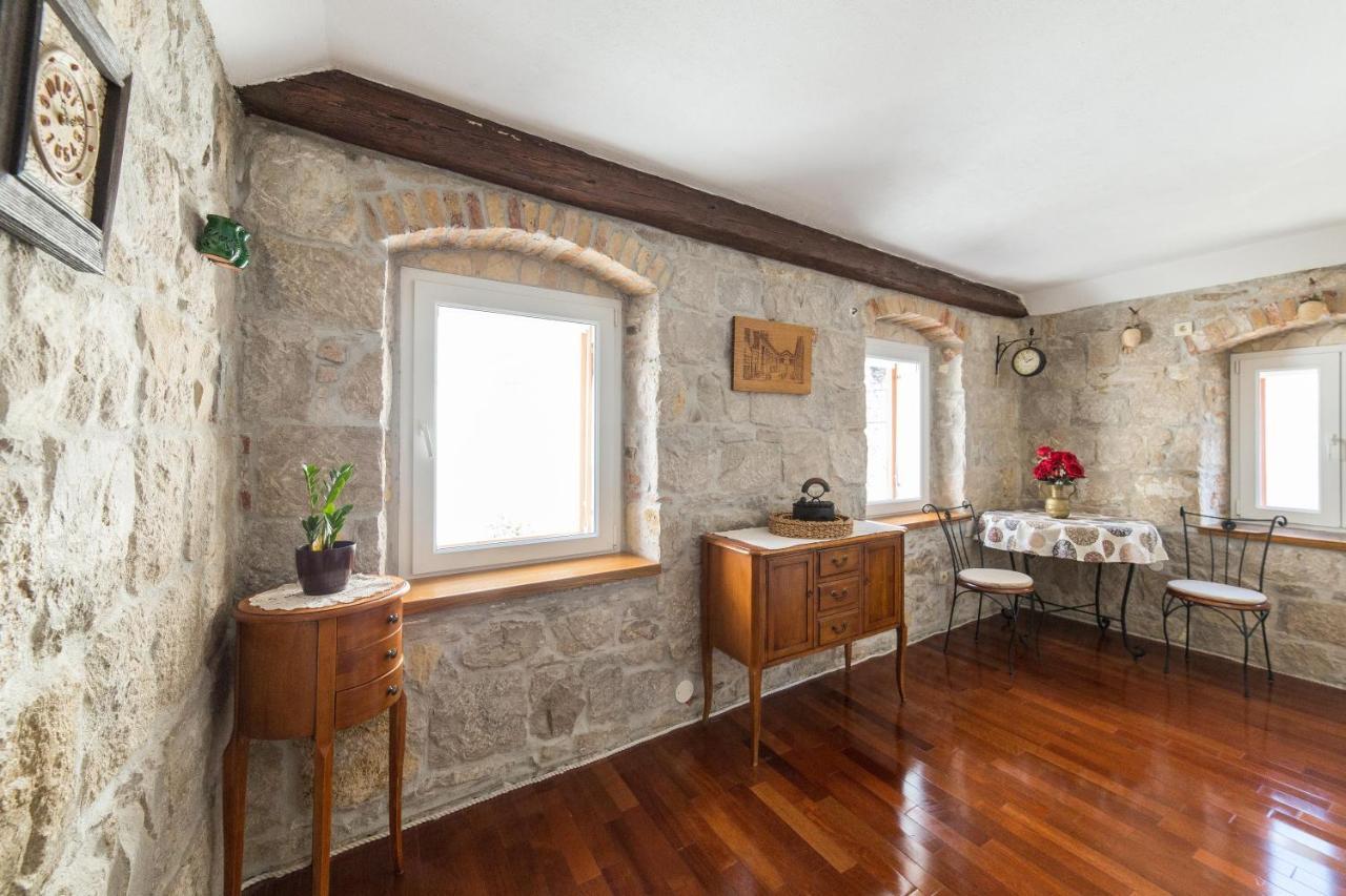 Guesthouse Mirula Сплит Экстерьер фото